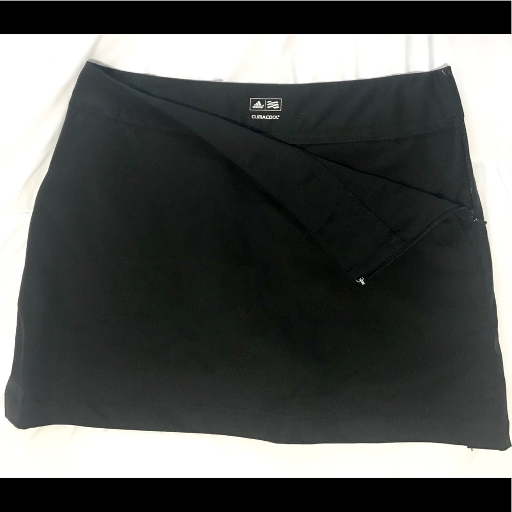 Adidas golf skirt sz 2 Black